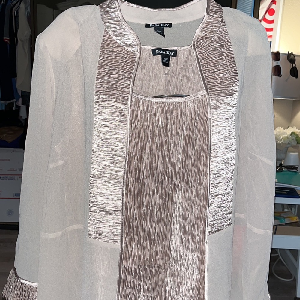 Dana Kay 3 pc matching pant suit with tank top and blazer/coat.